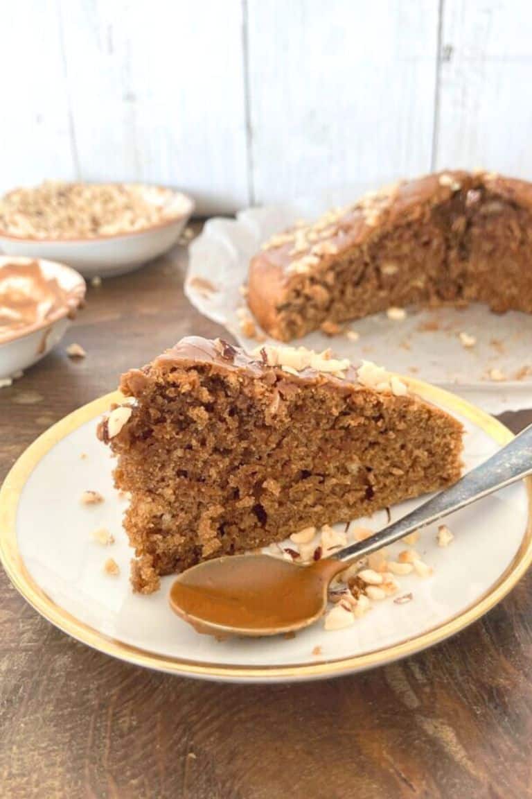 coffee coffee cake slice on plate.
