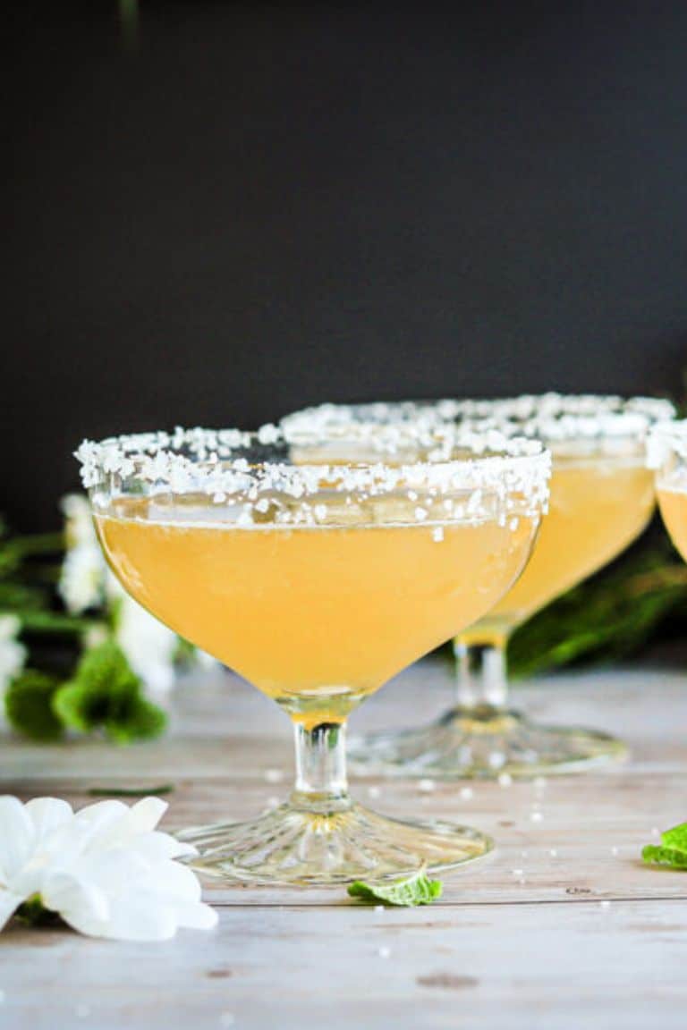 maple whiskey cocktail.