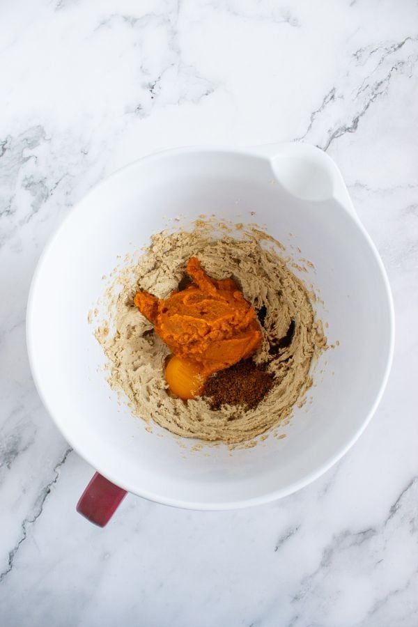 pumpkin spice cookie ingredients in bowl.