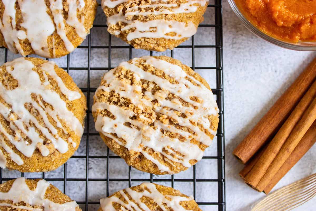 pumpkin spice latte cookies on wire rack.