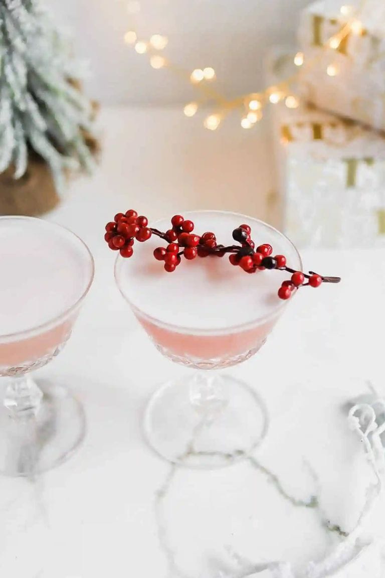 christmas gin cocktail.