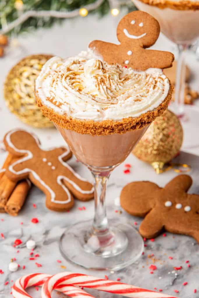 gingerbread martini with cream and gingerbread men.