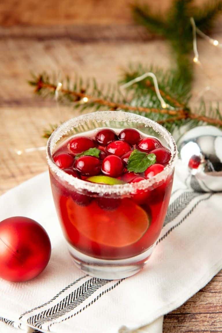 cranberry christmas punch in glass.