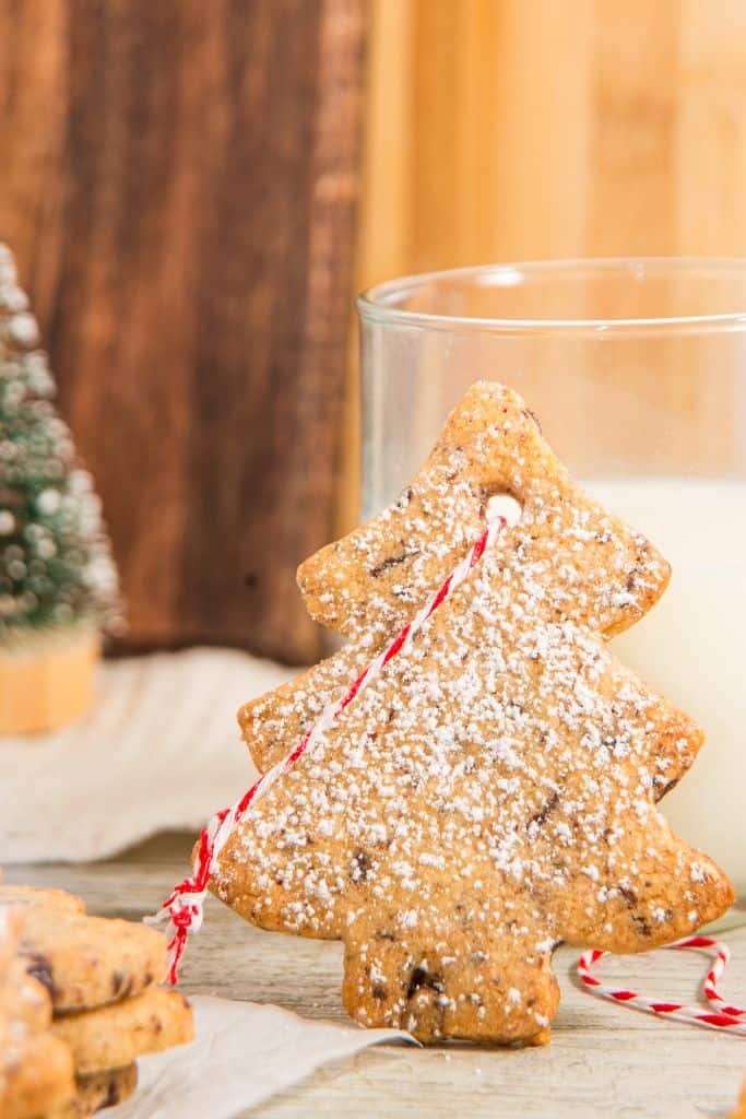 christmas tree cookies for hanging.
