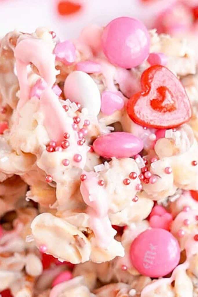 valentines day candy with pretzels and chocolate.