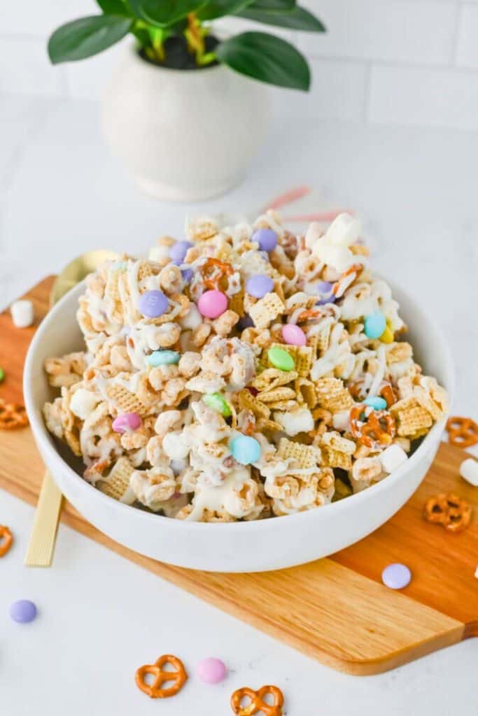 bowl of easter bunny bait snacks.