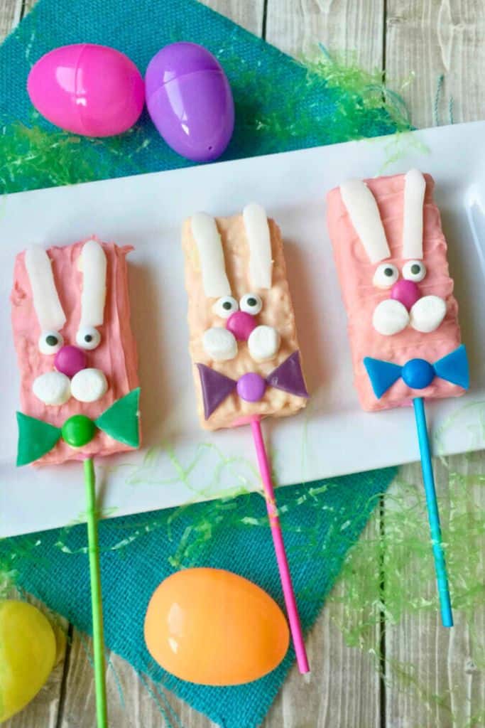 cute bunny face rice krispie bars on sticks.