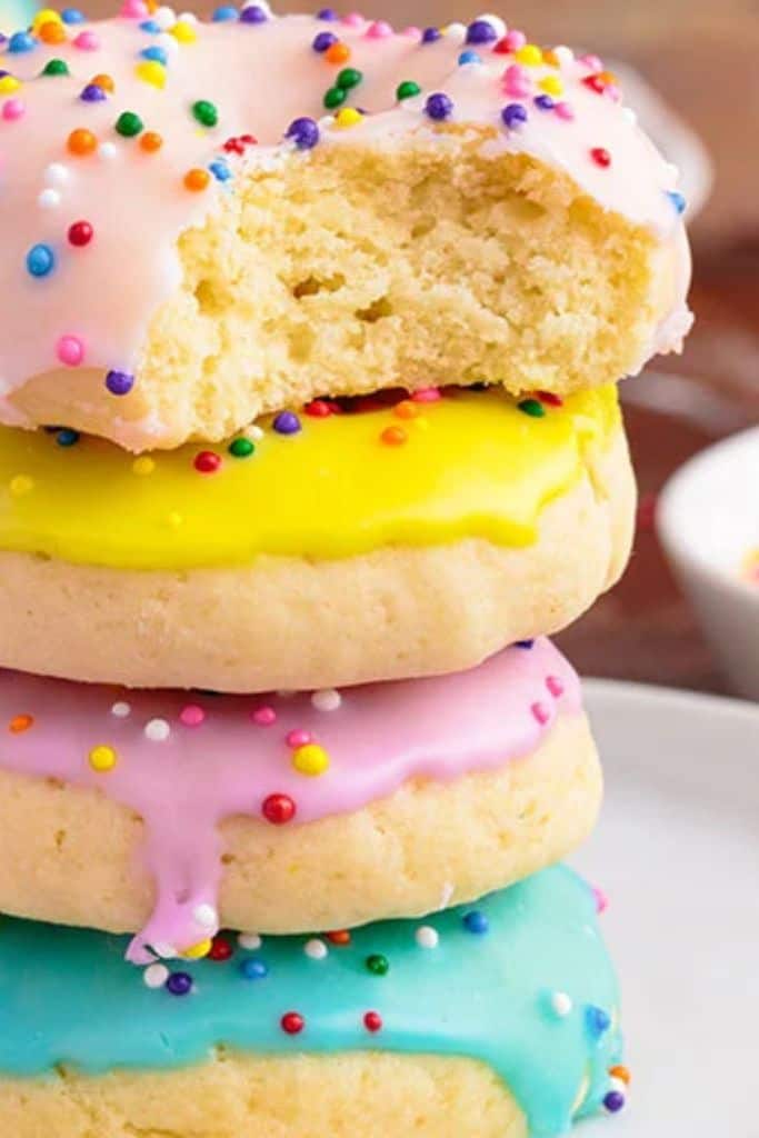 buttery italian easter cookies iced.
