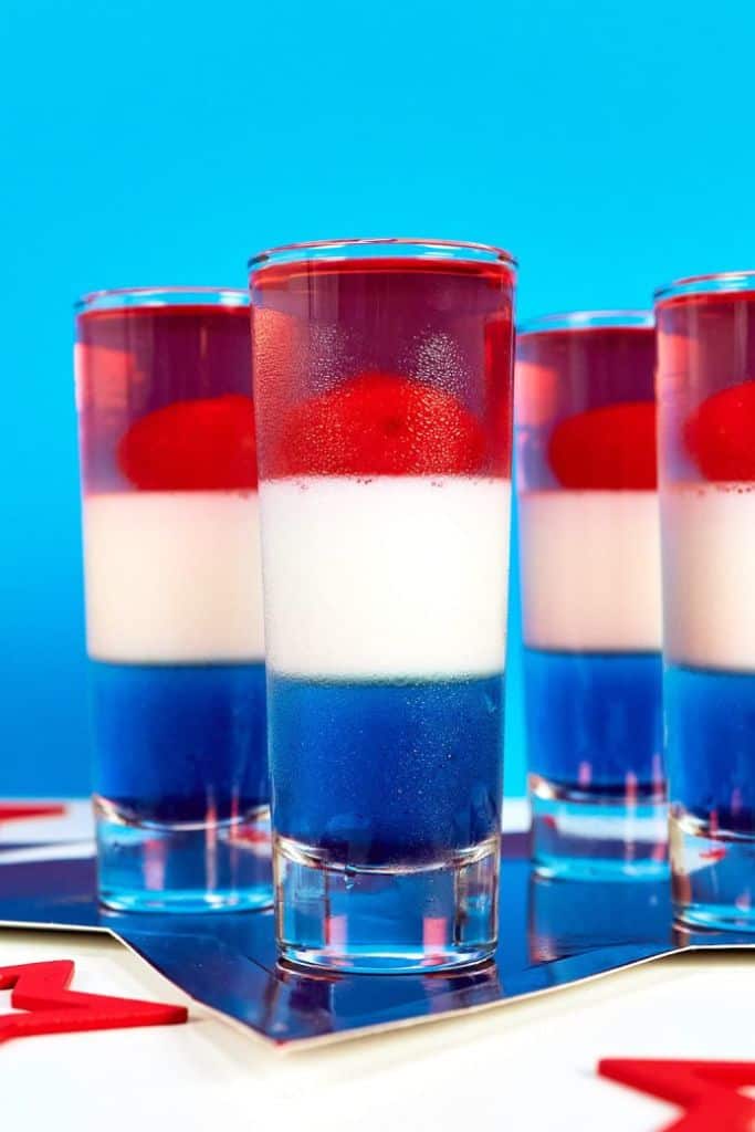 layered 4th of july jello shots.