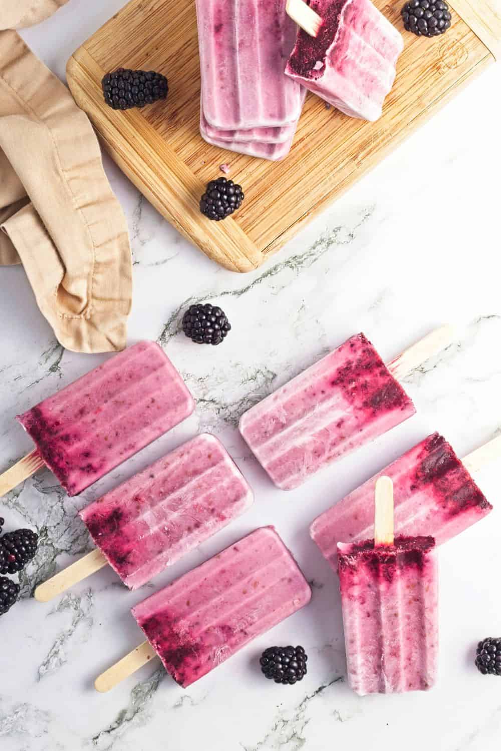 blackberry healthy popsicles top view.