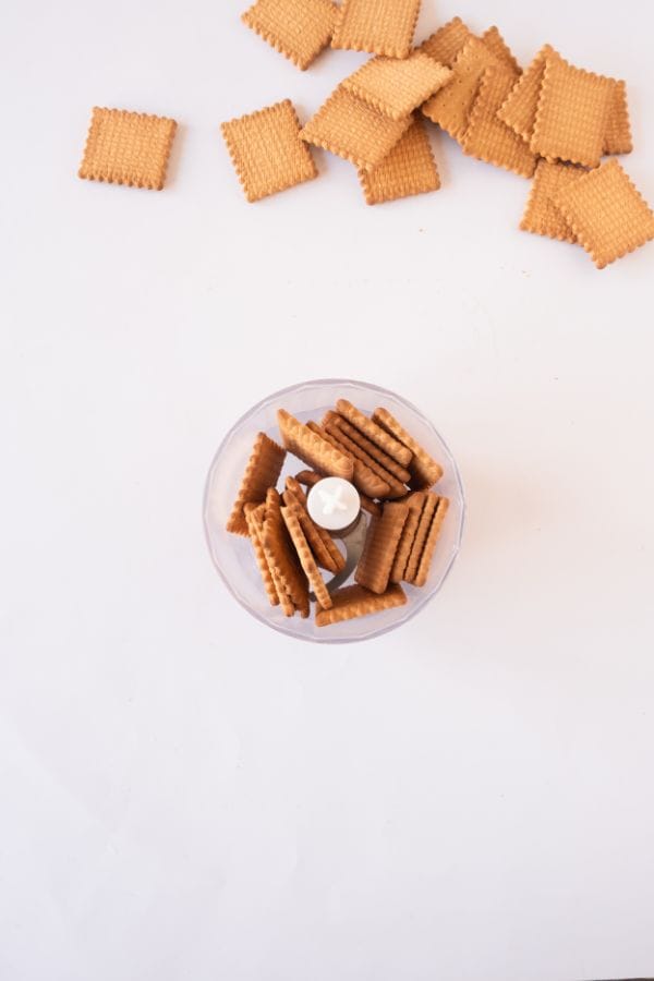 making biscuit crumbs for cake topping.