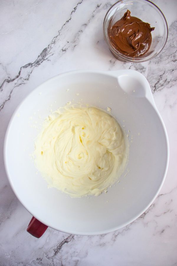 whipped cream for nutella filling in bowl.