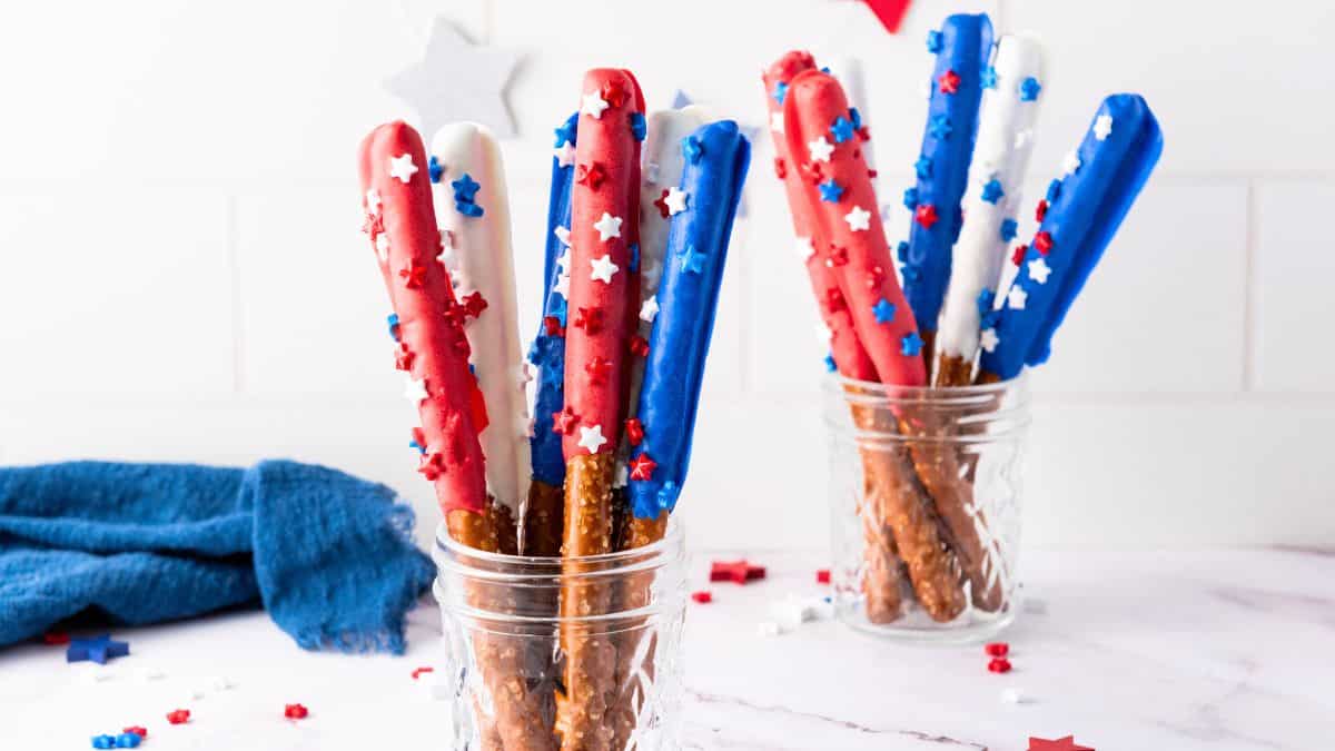 Patriotic Chocolate Dipped Pretzel Rods | Creators Of Coffee
