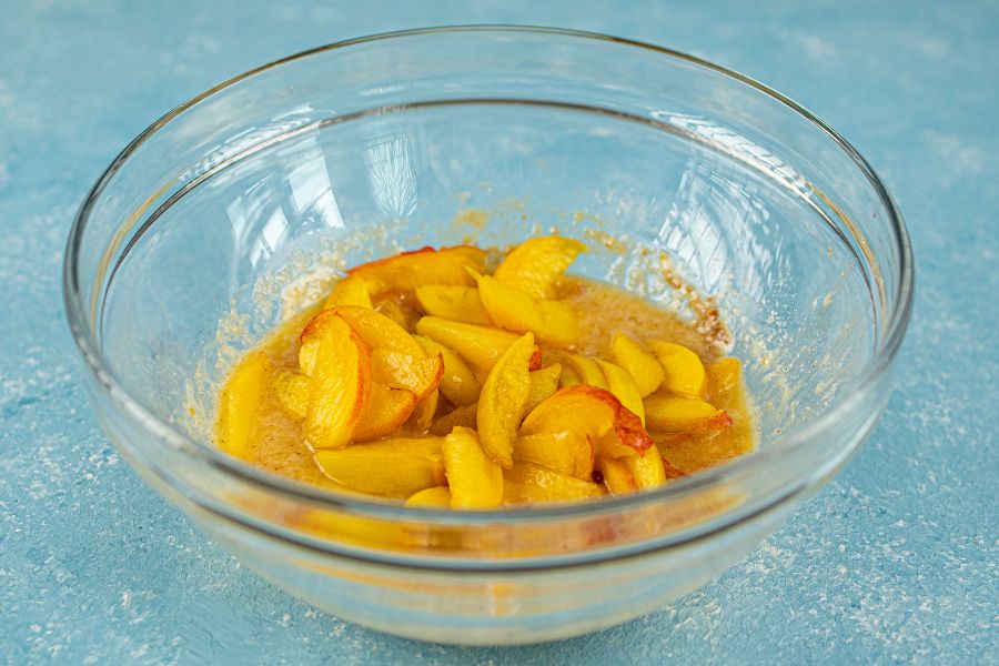 peach pie filling in bowl.