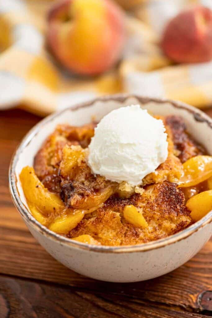 peach cobbler southern.