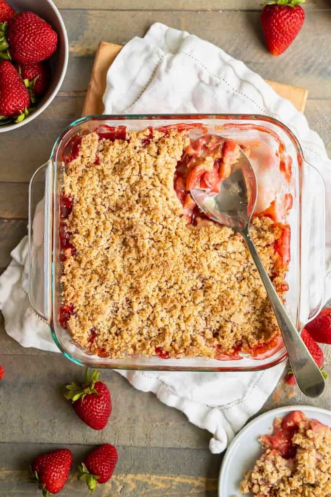 strawberry and rhubarb crumble in dish.
