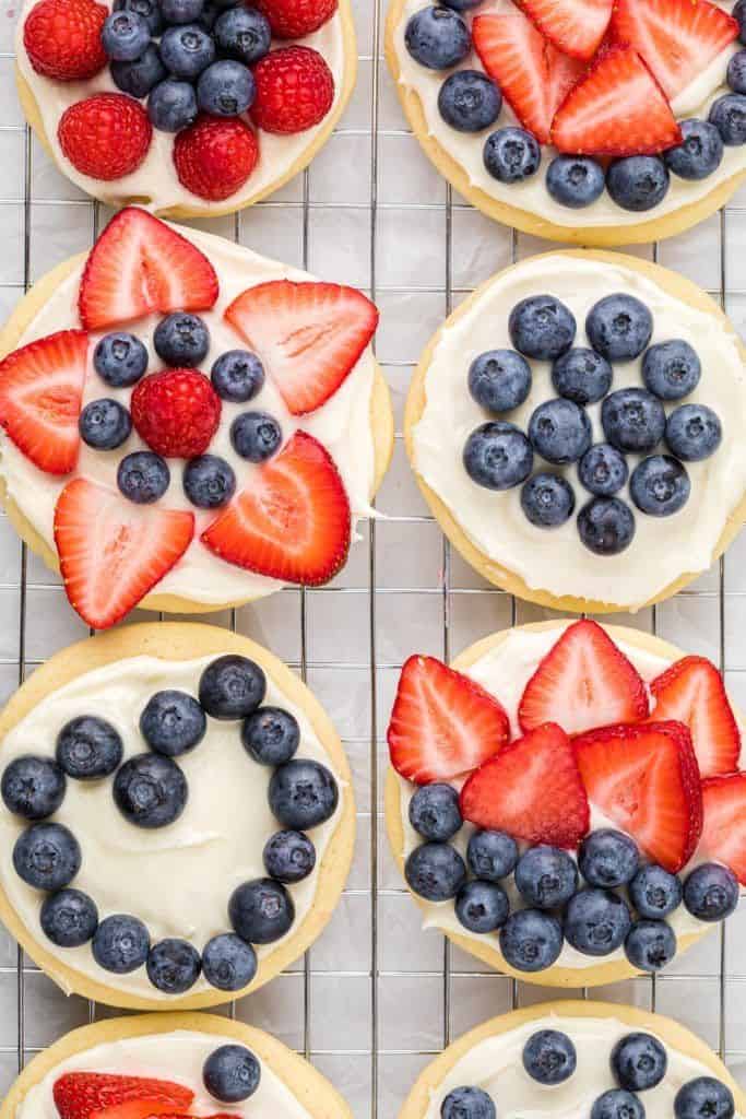 fruit pizza sugar cookies decorated.