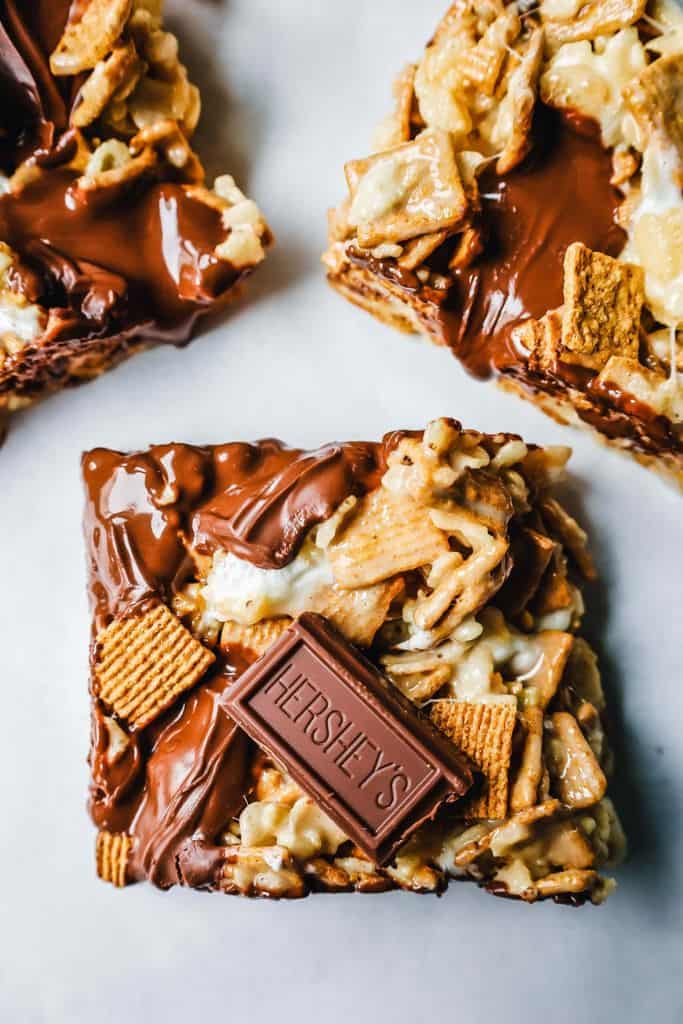 smores rice krispie dessert bars.