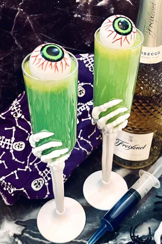 green halloween cocktails.