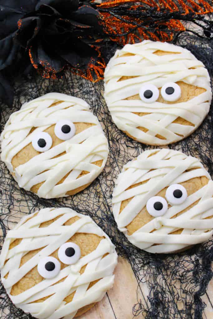 mummy cookies halloween.