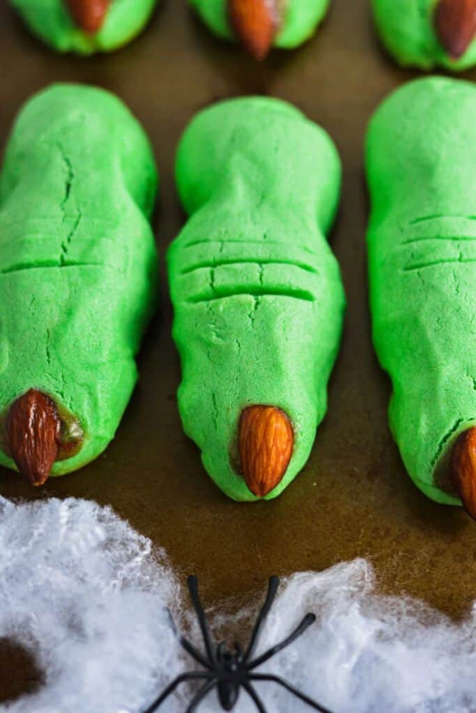 green witch finger cookies.
