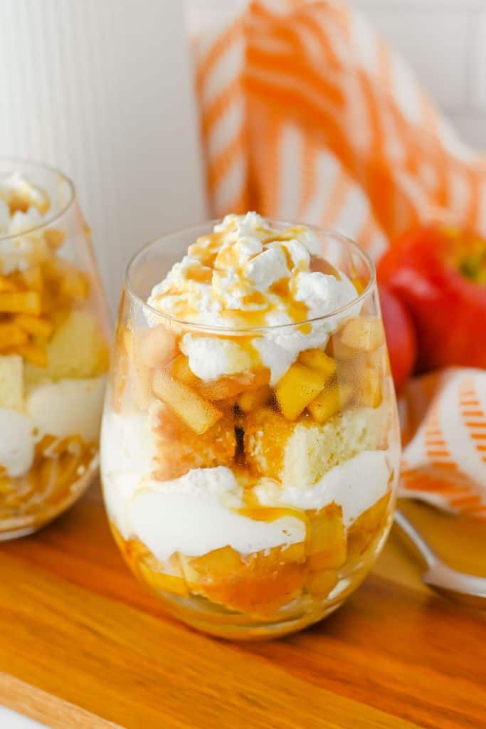 caramel apple trifle in a cup.
