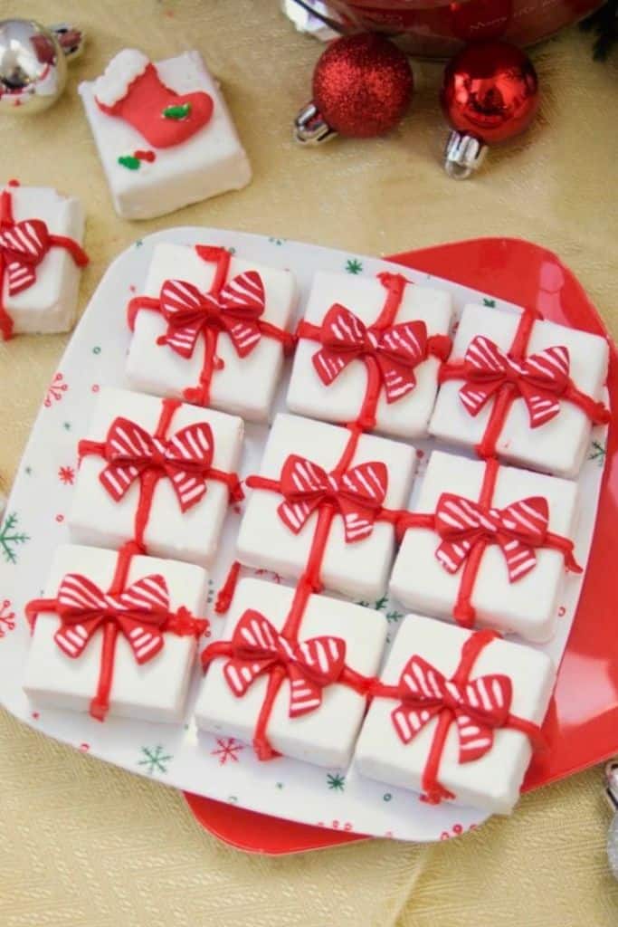 white chocolate coated gingerbread holiday fudge decorated.