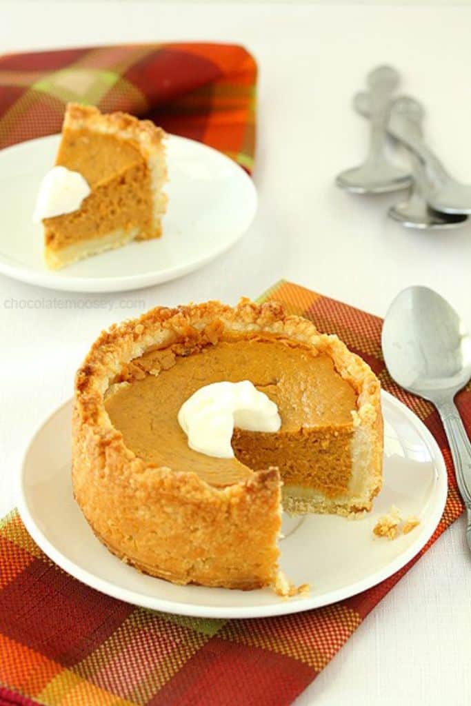 deep dish mini pumpkin pie.