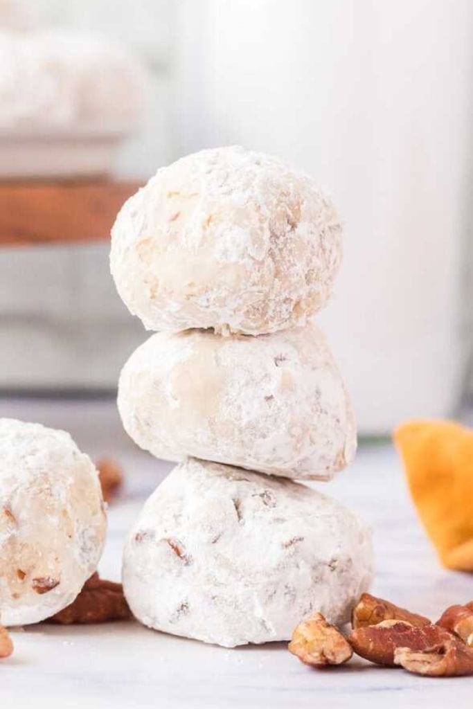 stack of pecan sandies.