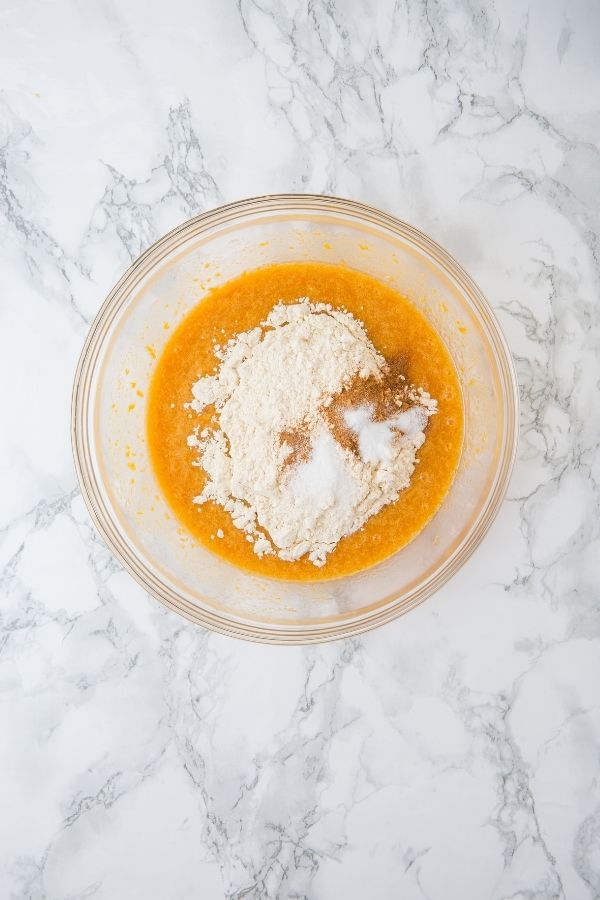 pumpkin bar ingredients in bowl.