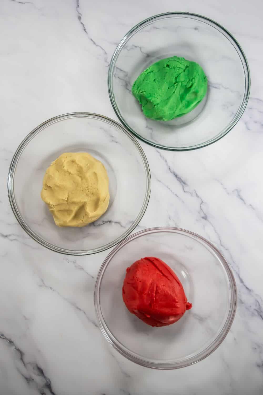 red green and plain christmas cookie dough.