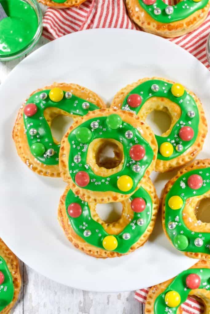 nutella christmas wreaths with green icing.