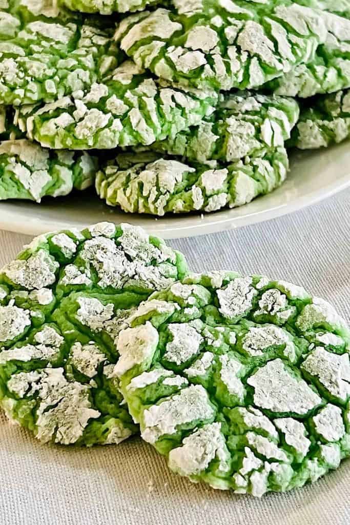 green crinkle cookies.
