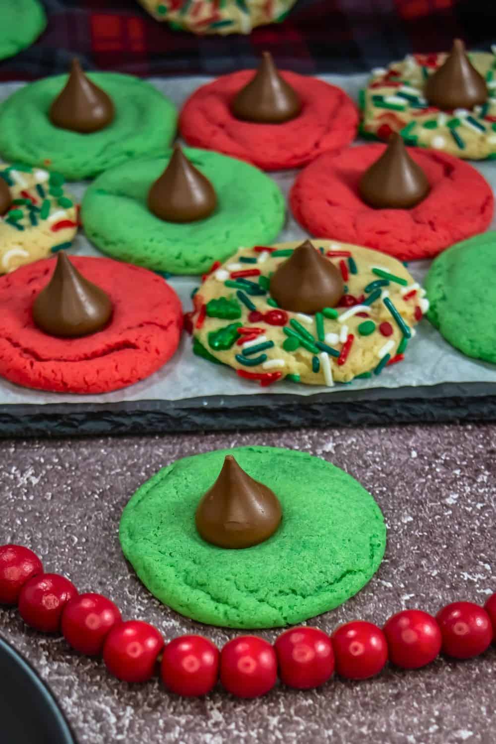 christmas kiss cookies decorated.