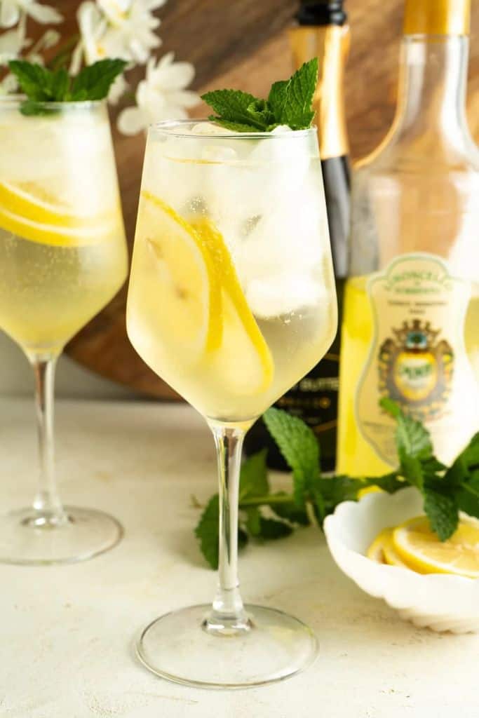limoncello spritz in wine glass.