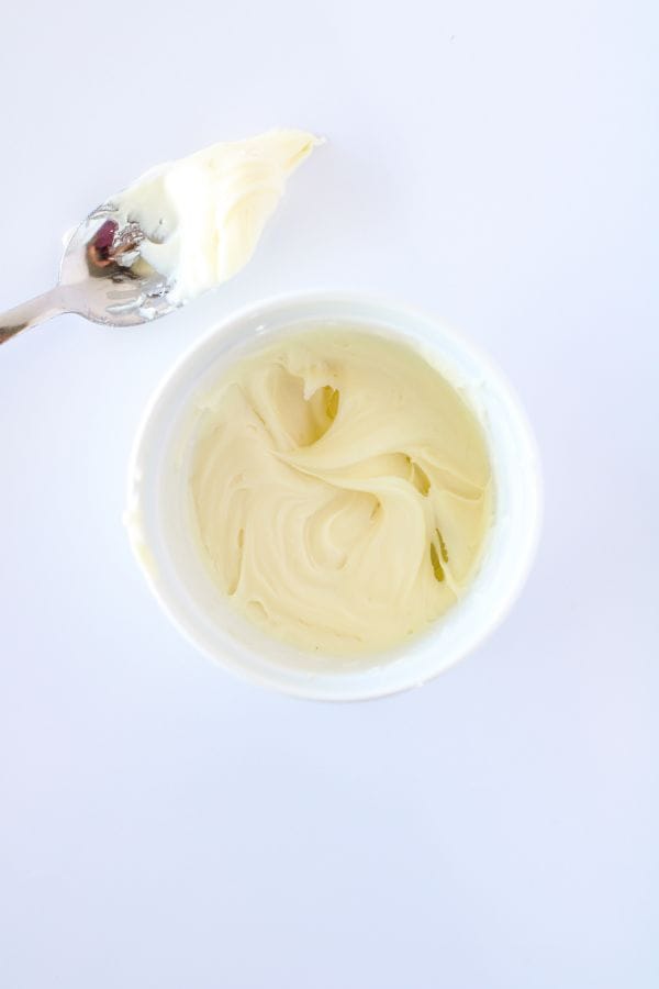 melted white chocolate in bowl.
