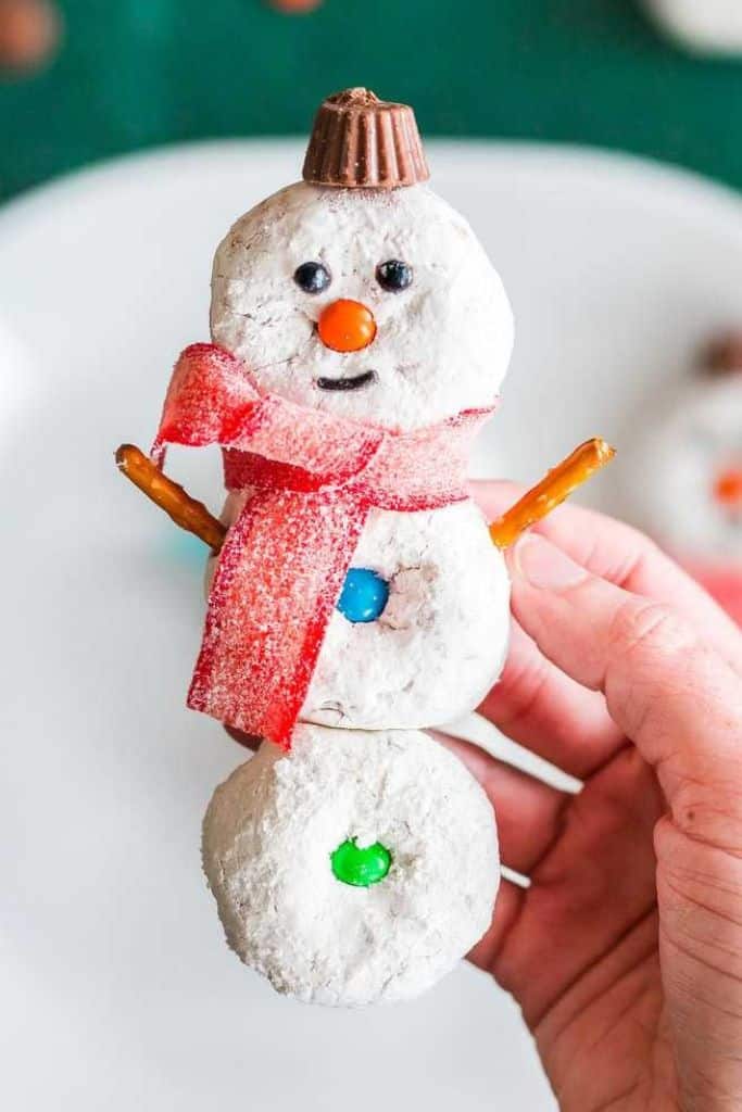 snowman donut stack.