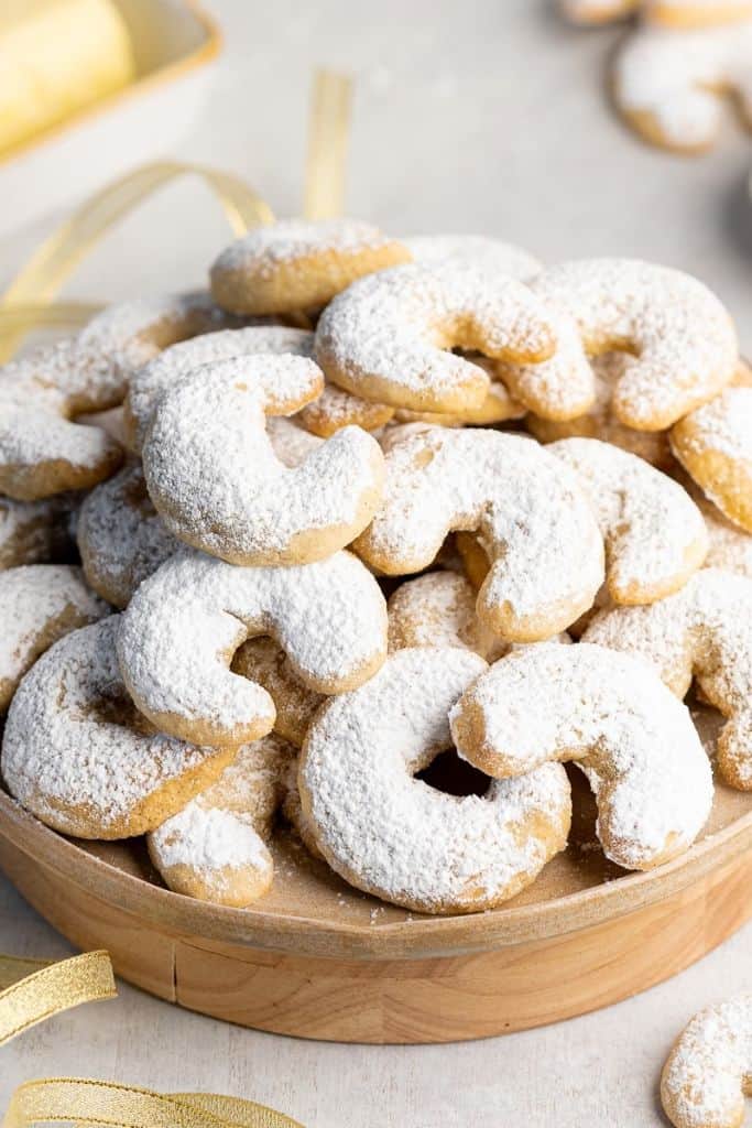 sugar dusted vanilla crescent cookies.